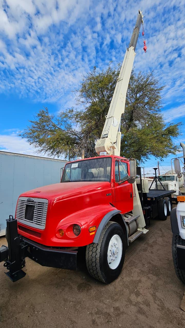 Grúa Freightliner FL112 — 18 Toneladas